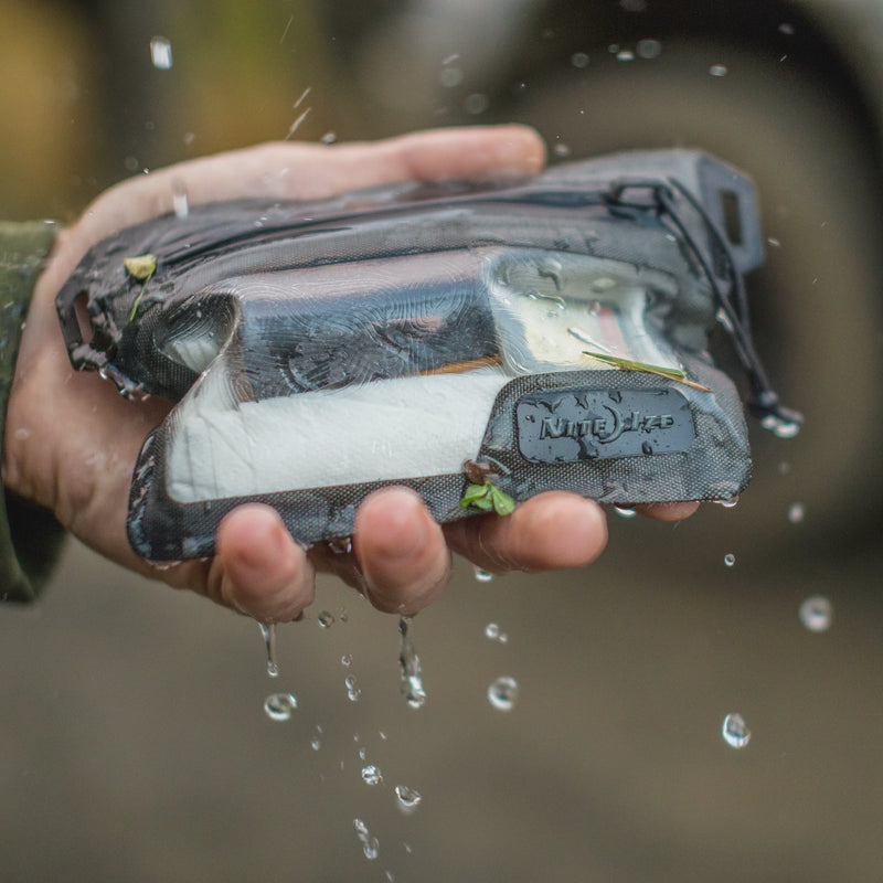 Load image into Gallery viewer, Nite Ize Runoff Waterproof Wallet
