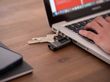 Load image into Gallery viewer, Ledlenser K4R Key Ring Lamp

